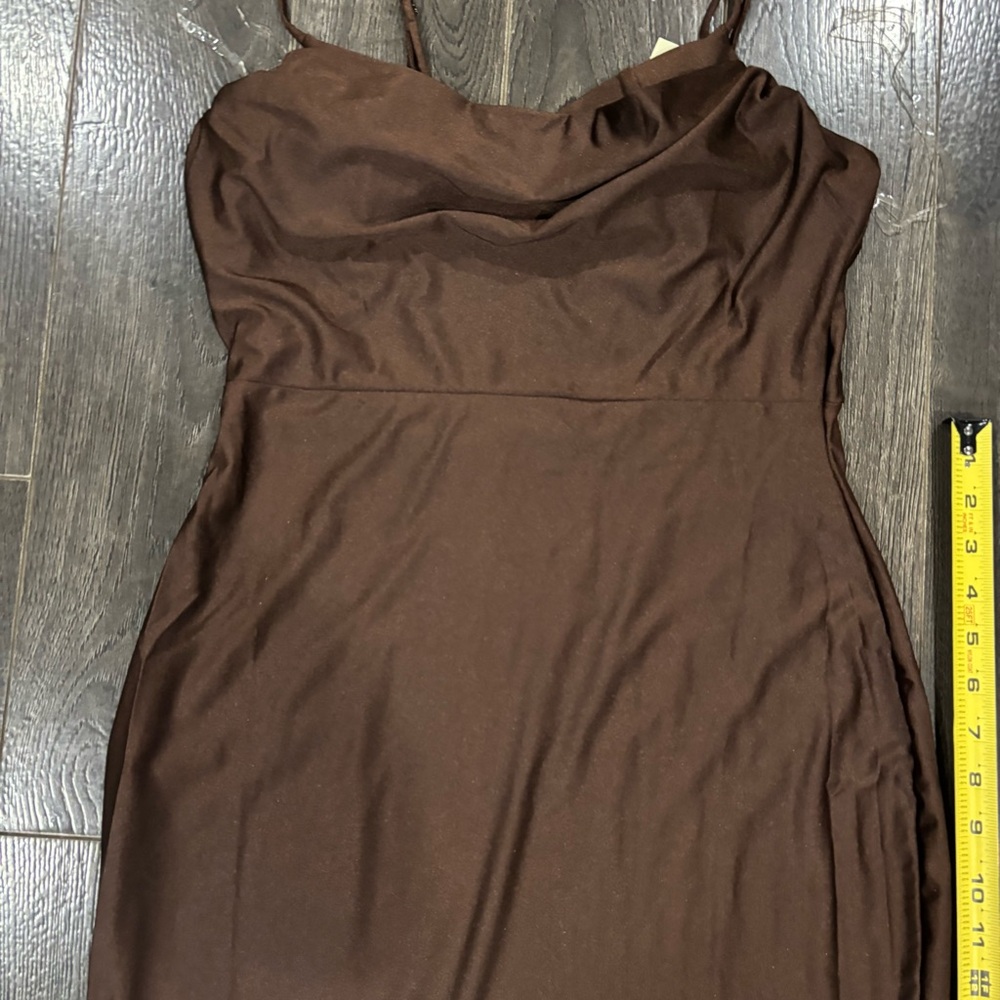 Elegant Brown Midi Dress - Picture 8 of 13